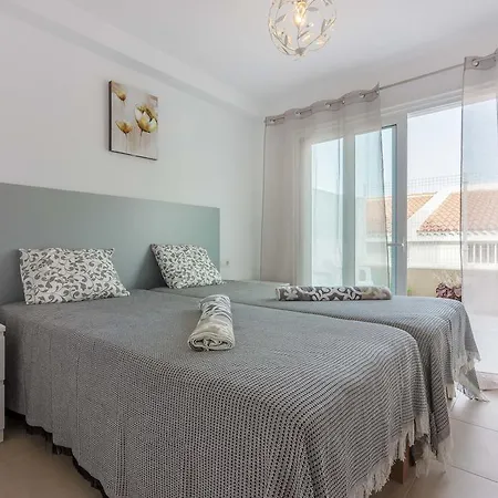 Albina Tenerife Vila